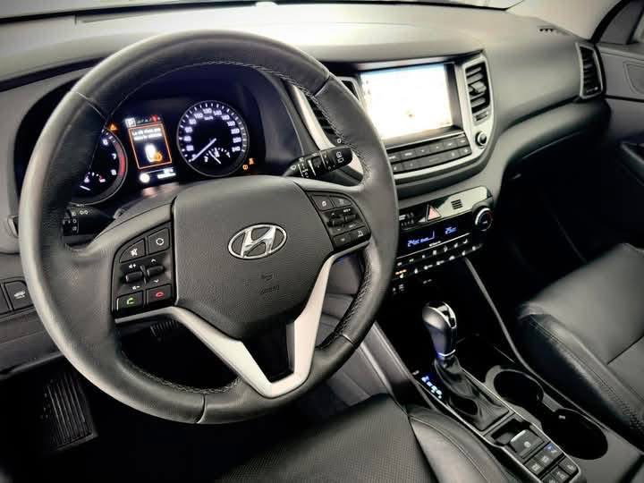 HYUNDAI TUCSON  /2017_4