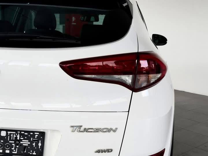 HYUNDAI TUCSON  /2017_9