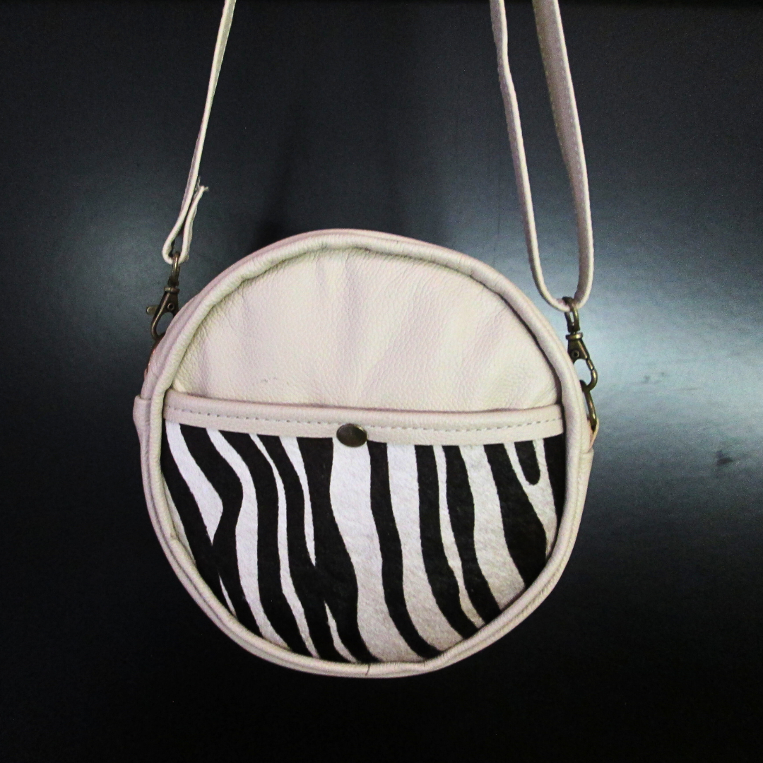 Voyage Crossbody