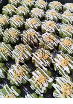Pistachio Cornflakes
