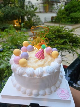 Little Bear and Balloon Cake