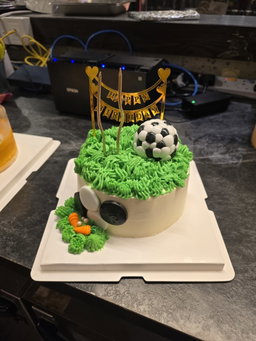 football cake 