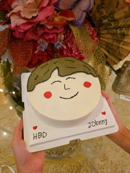 Man's face cake 