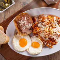 CHILAQUILES ESTILO COLIMA
