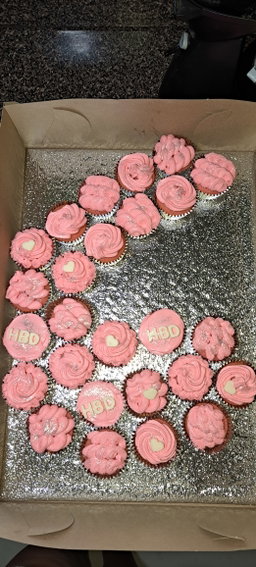 Ailalittesquares Cupcakes