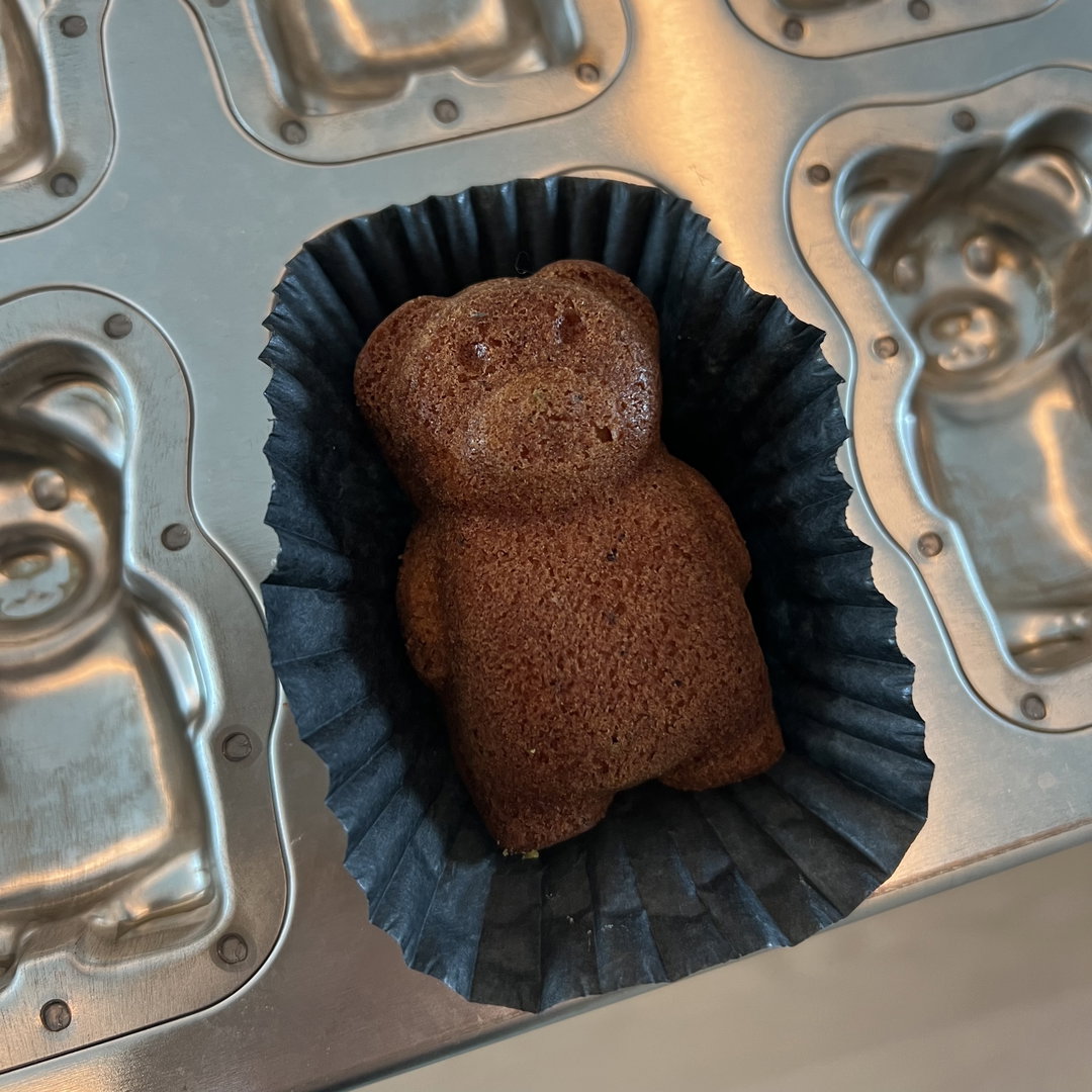 Browned butter lemon zest bear madeleine | 焦糖牛油檸檬皮熊仔瑪德蓮