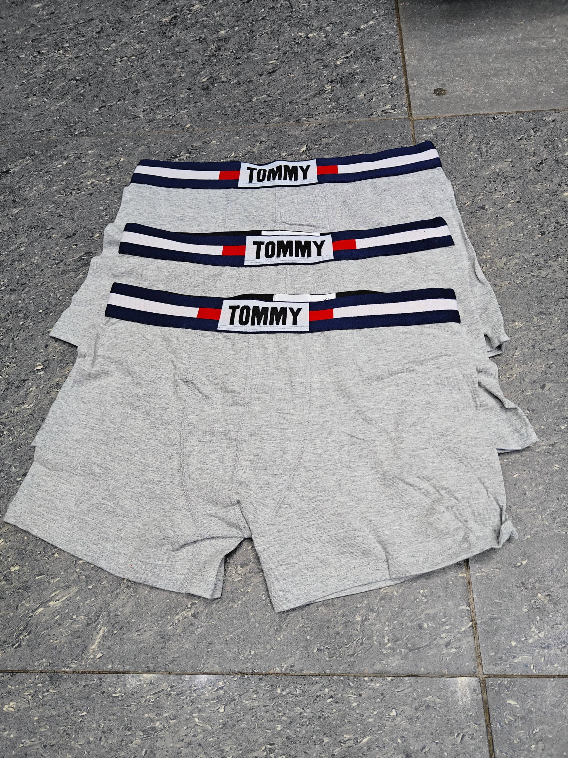 Tommy Hilfiger _1