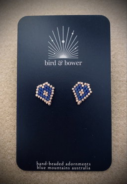 Love Never Fails studs - Pale Gold Iris 