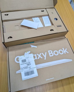 SAMSUNG GALAXY BOOK 4