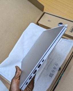 SAMSUNG GALAXY BOOK 4