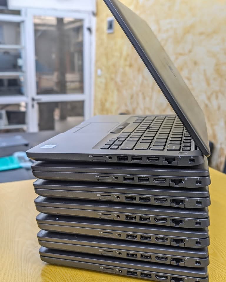 Dell Latitude 5400 _8