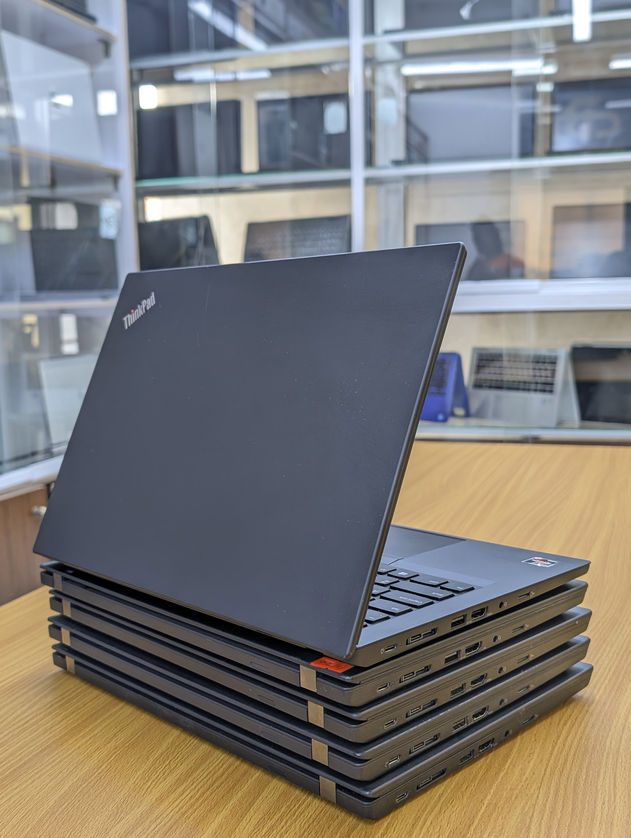 Lenovo ThinkPad T495 - Laptop Professionnel Ultra Slim_11