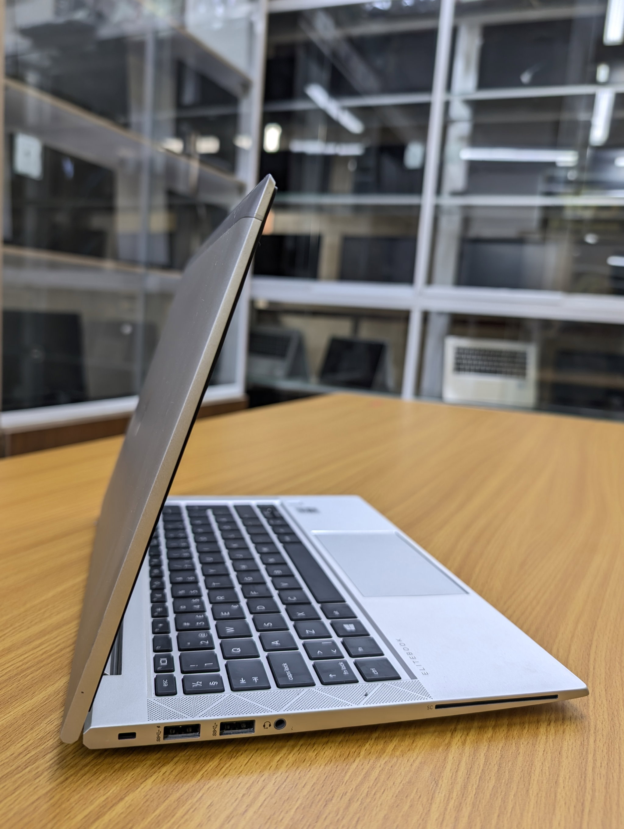 HP EliteBook 830 G7_12