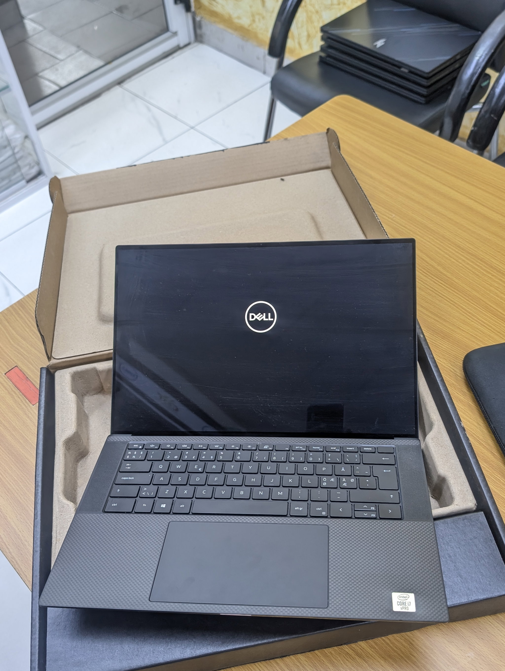 Dell Precision 5550 _9