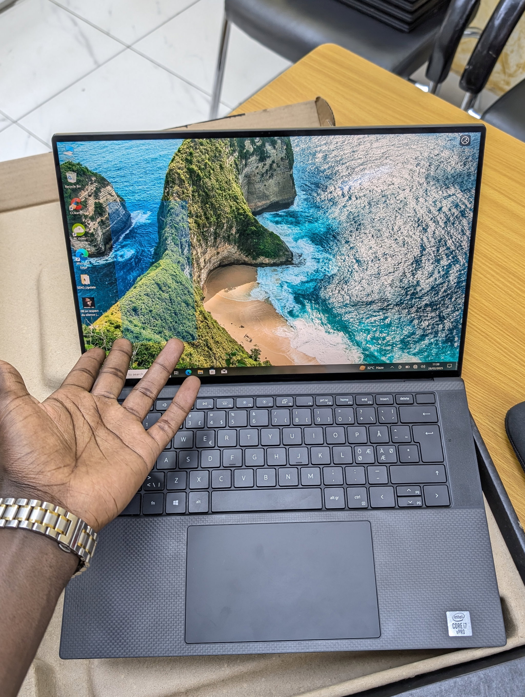 Dell Precision 5550 _10