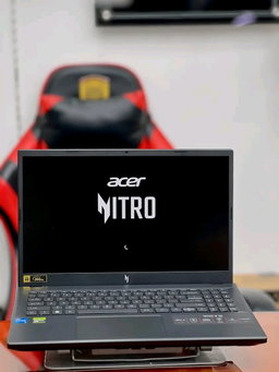 Gaming Acer Nitro V 15**