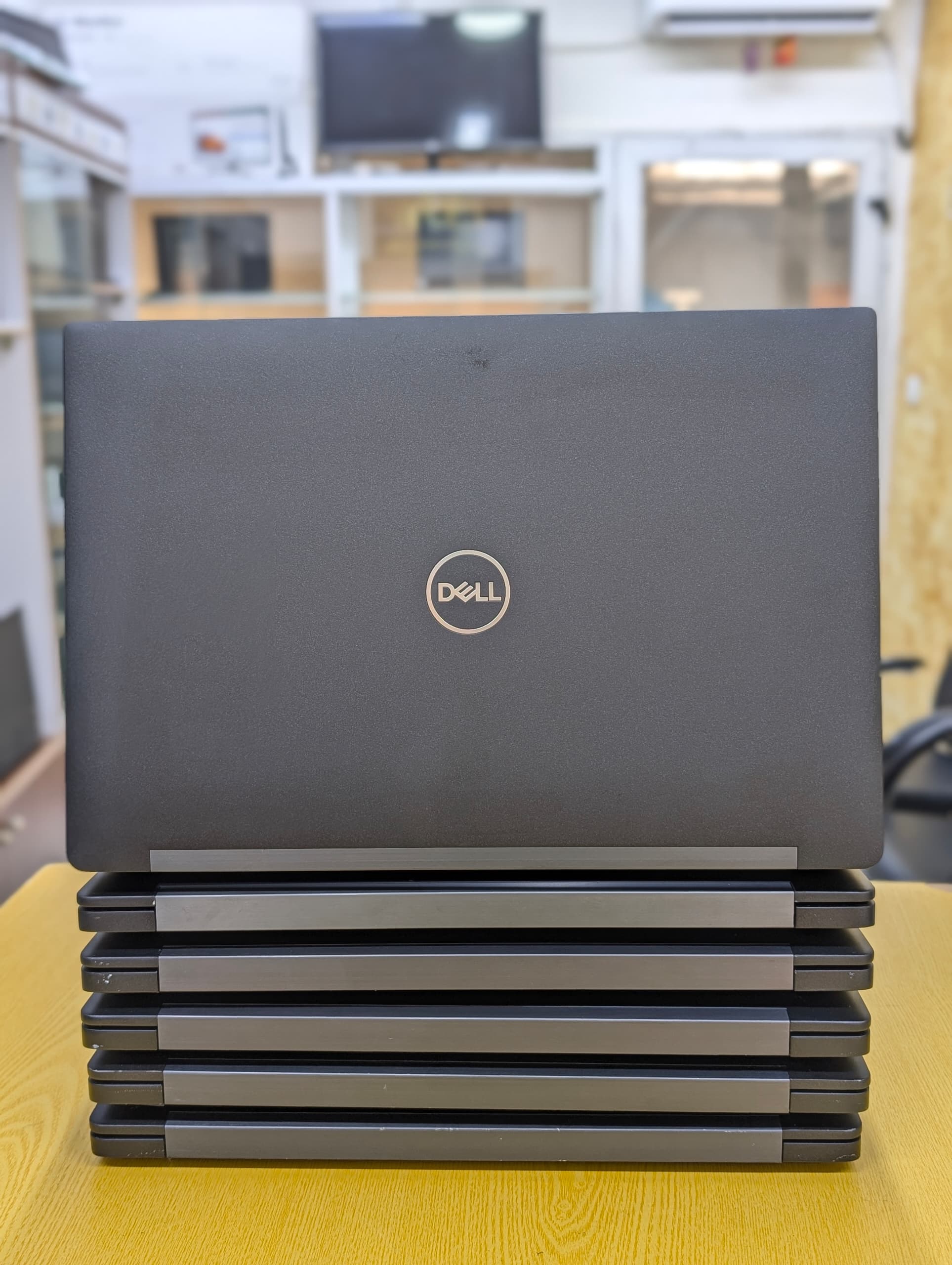 Dell Latitude 7390 - Core i7 _2