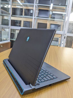 ALIENWARE m15 R6