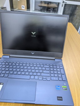 HP Victus 15  RTX 3050 