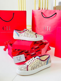 -50%‼️ / Sapatilhas Carolina Herrera 