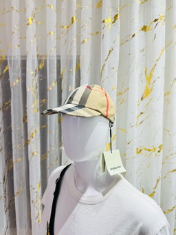 -50%‼️ / Bone Burberry reversível 