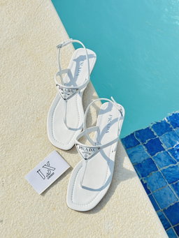 Sandalias Prada brancas 