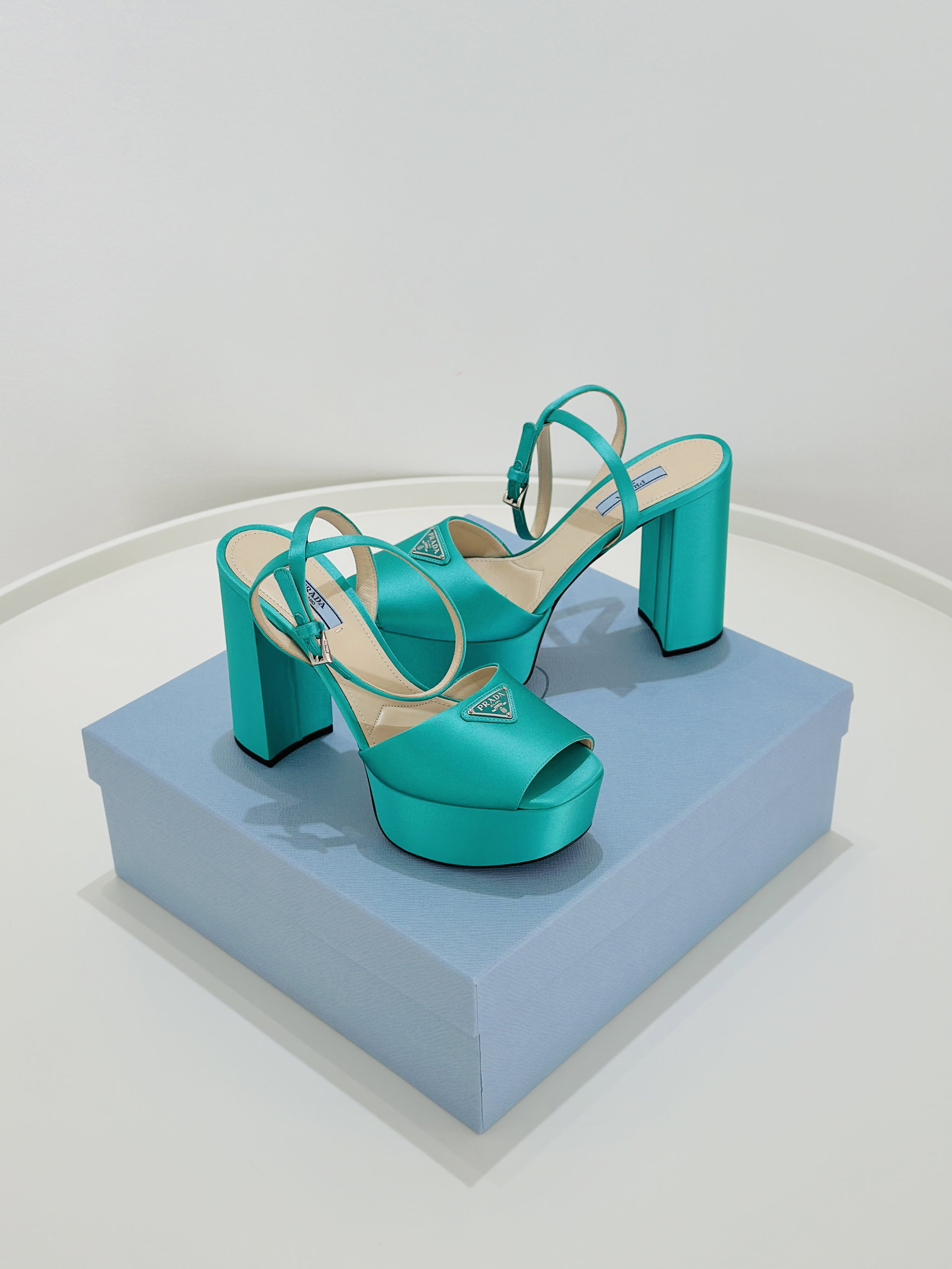 Plataformas Prada verdes _1