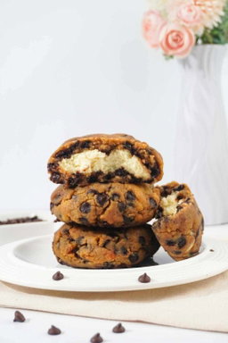 Chocolate Chip Cookie with Cheesecake Filling