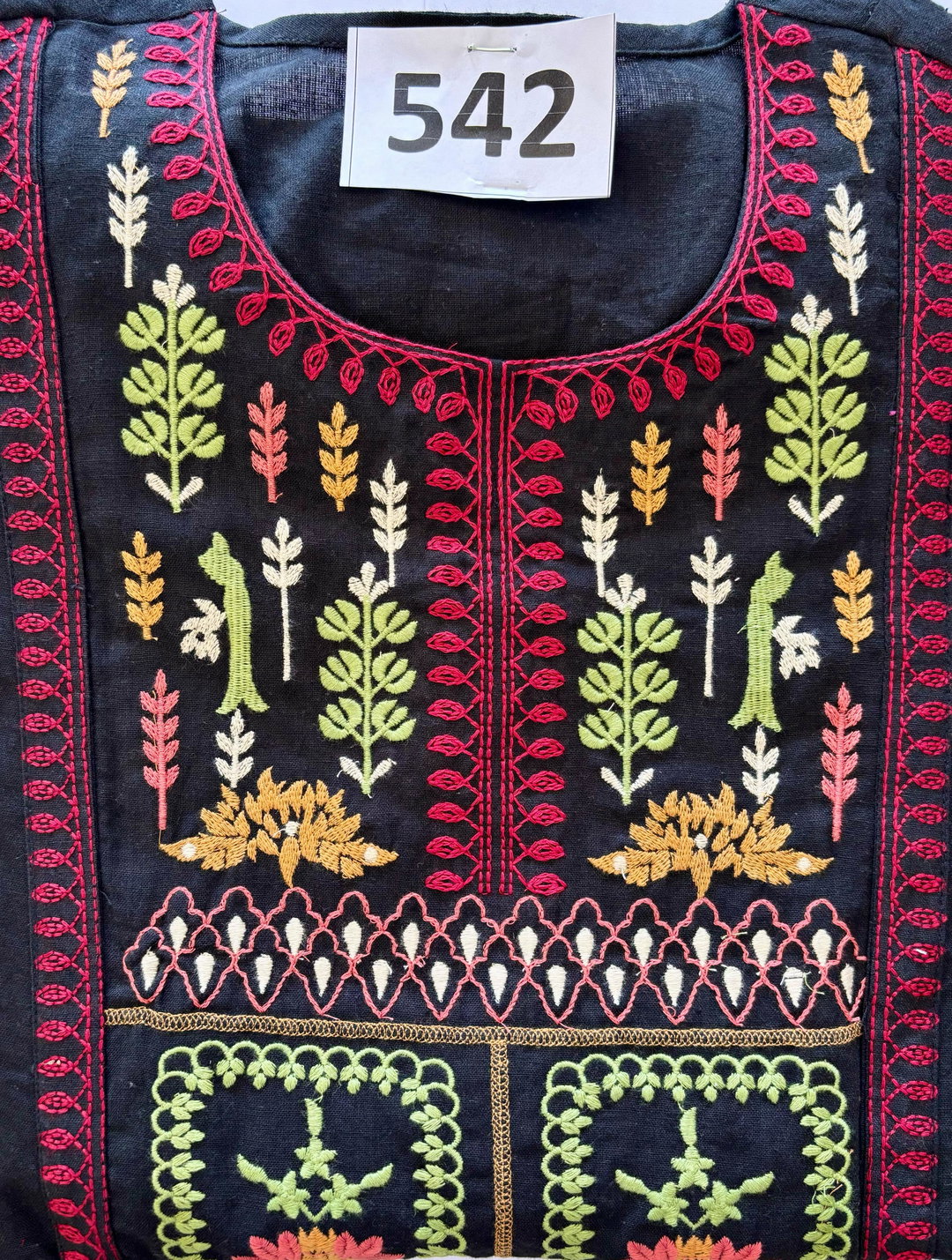 D.No. 542 Black Embroidered Kurta Set (?1350)