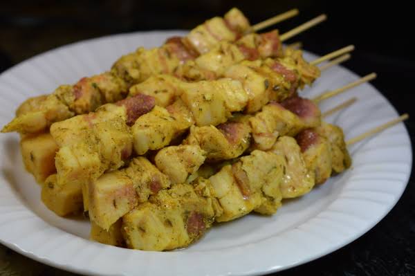 Raw Pork Belly Satay With Sauce_0