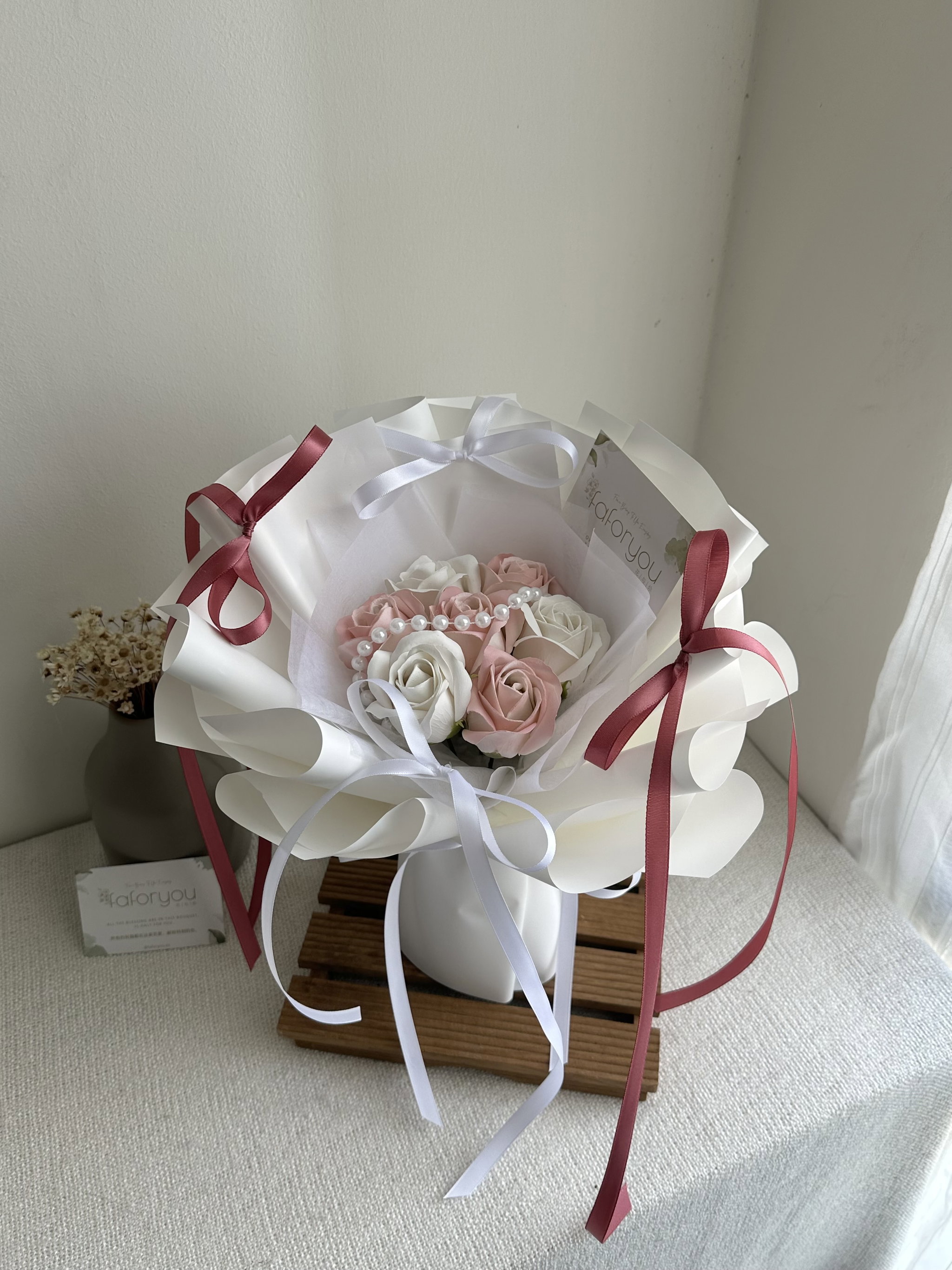 7 Stalk Ballet Style Soap Rose Bouquet _0
