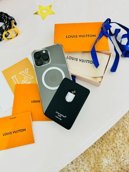 Cardholder MagSafe - Louis Vuitton 