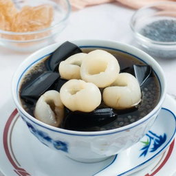 Grass Jelly With Logan