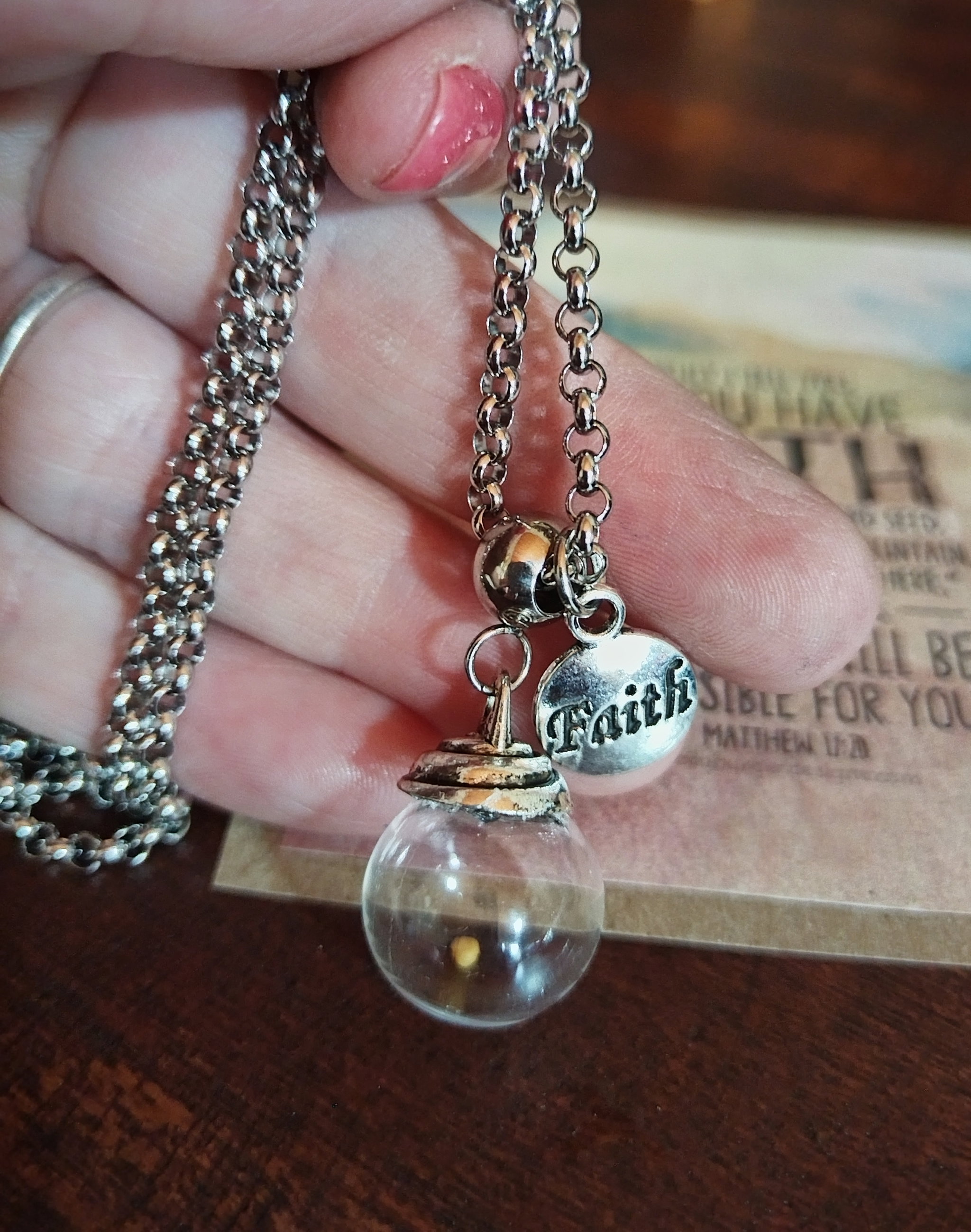 Mustard seed class pendant _1