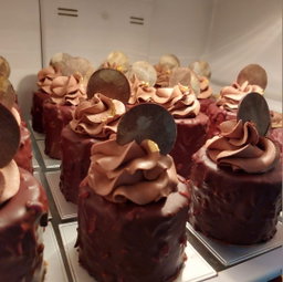 PETIT GÂTEAUX