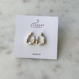 Minimalist Pearl Earring