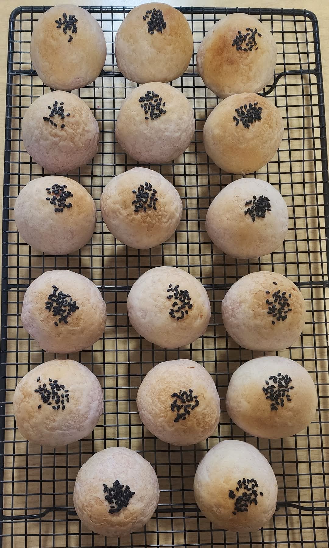 Taiwanese vegetarian 3Q biscuits! 70 to 75g per pcs! 8 pcs per box!_0