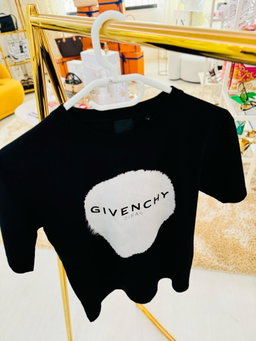 -80%‼️ / T shirt Givenchy preta 