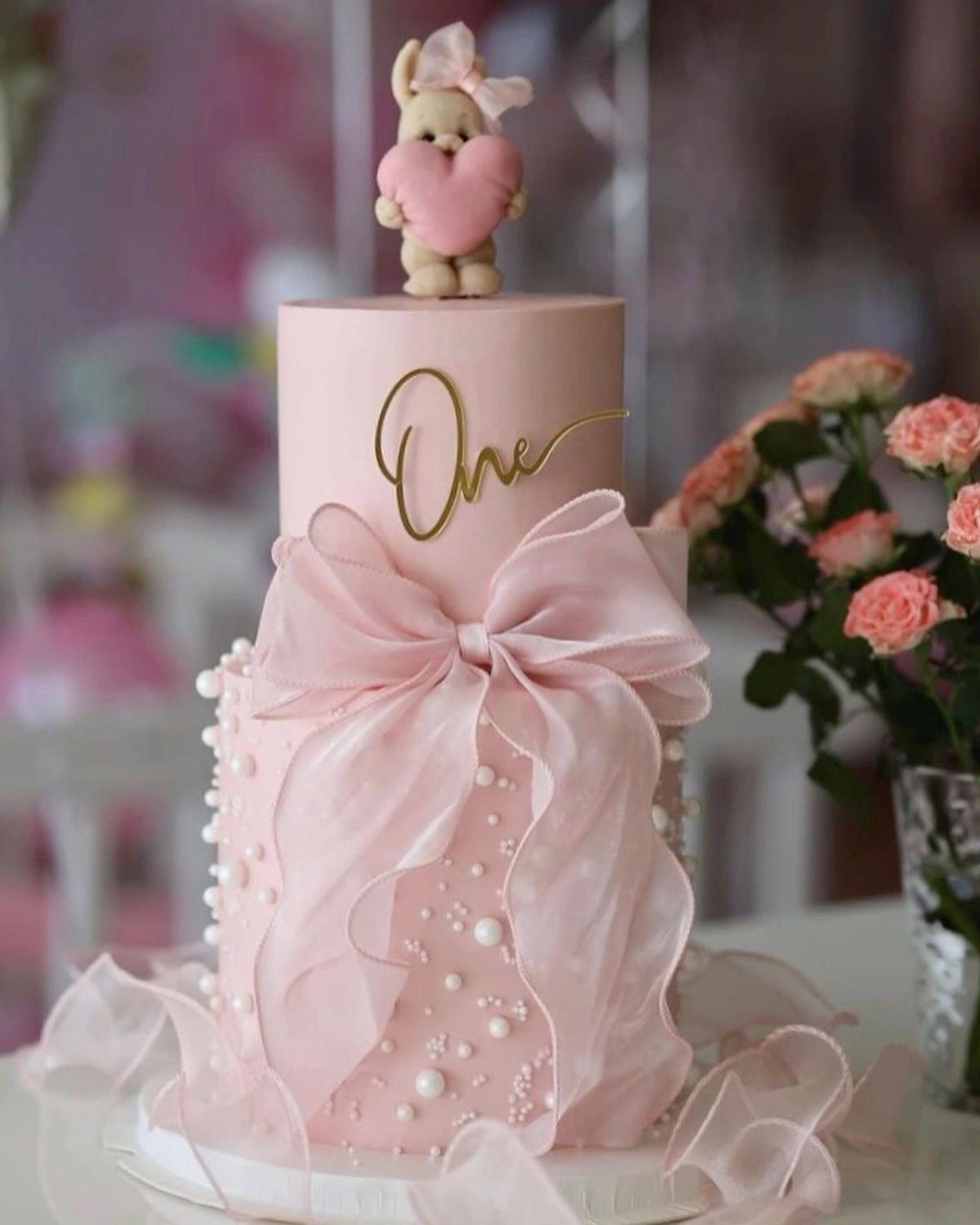 2 tiered Buttercream Cakes. _4