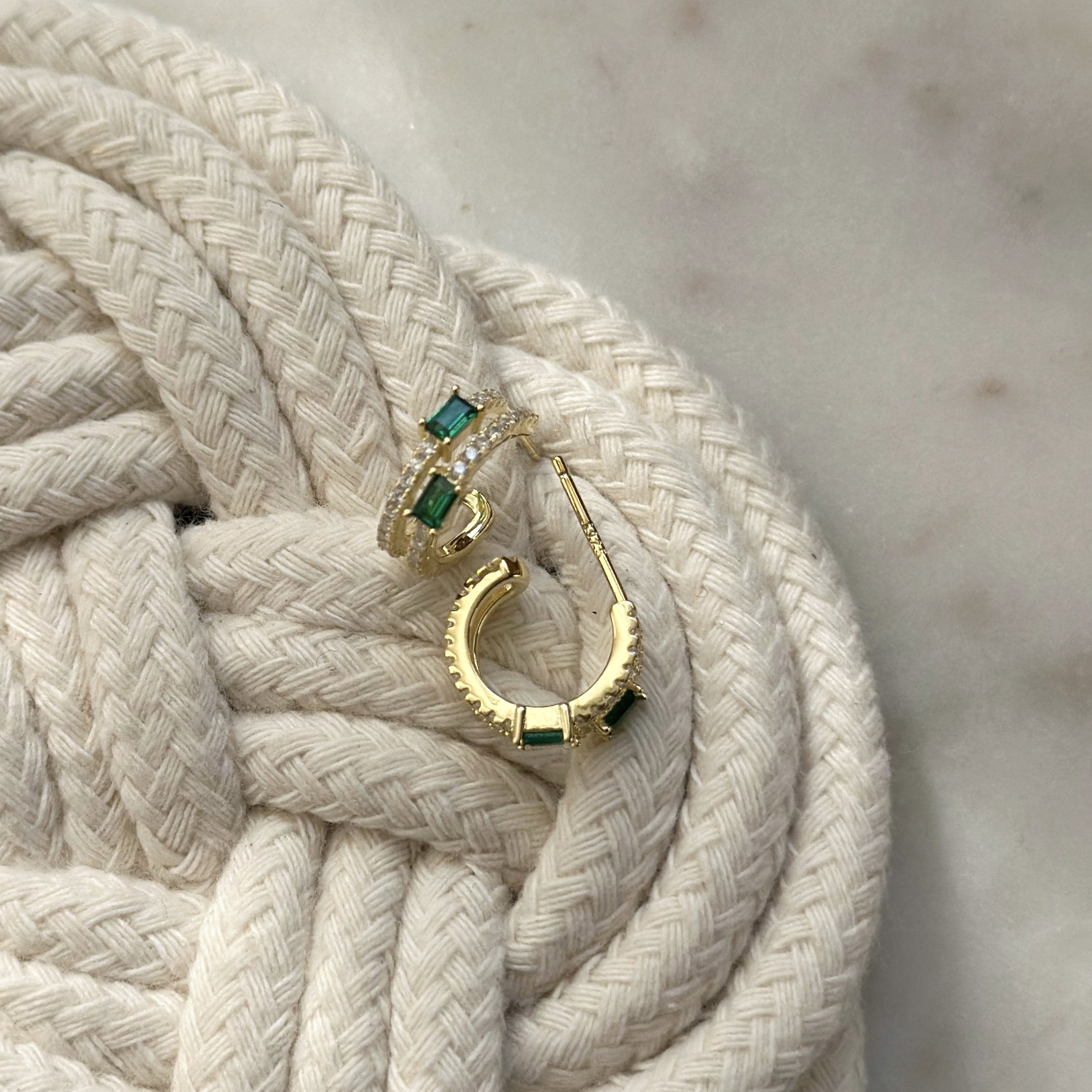Gaia Hoops