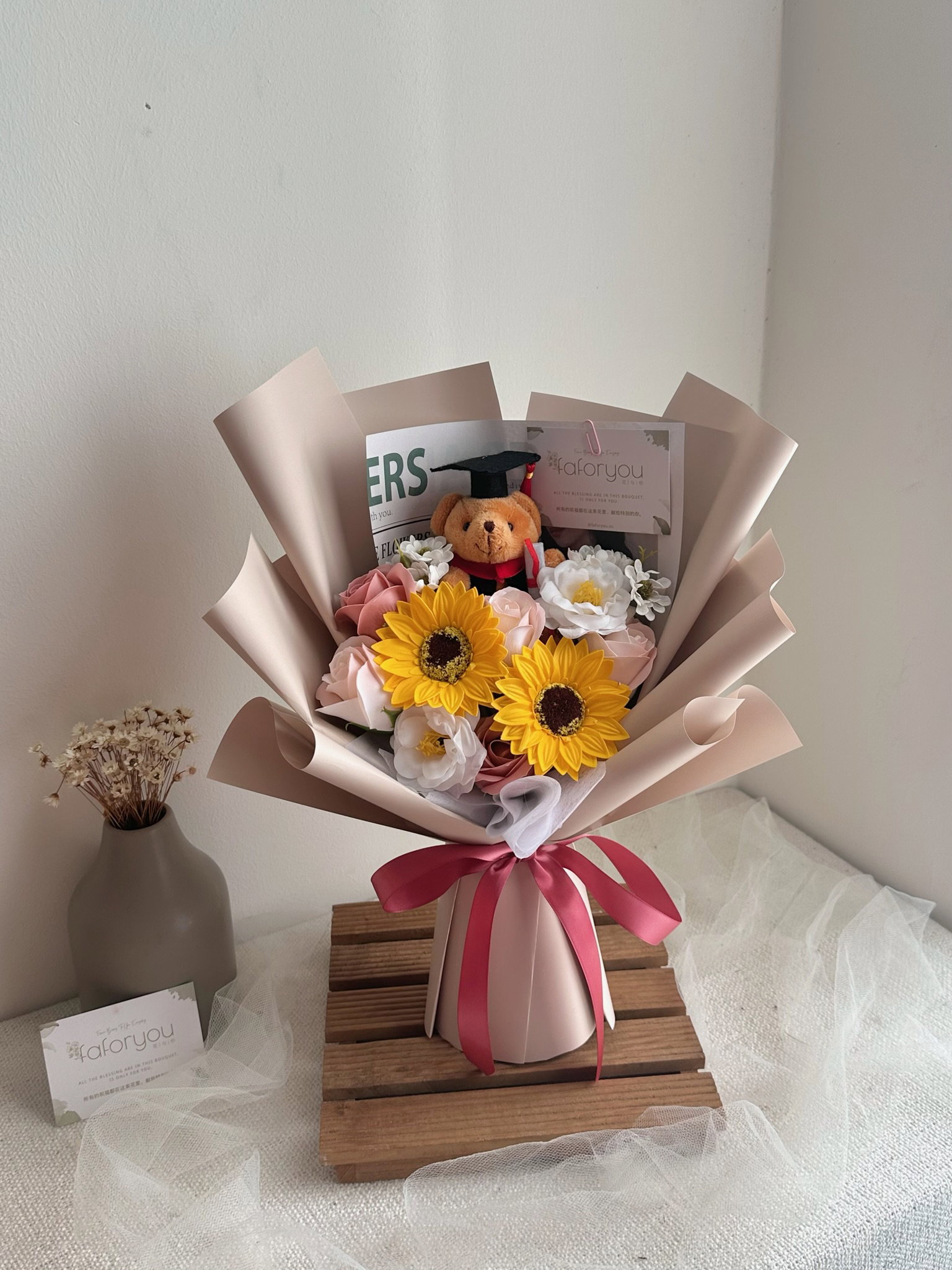 (GB009) Graduation Bear Soap Flower Bouquet_0