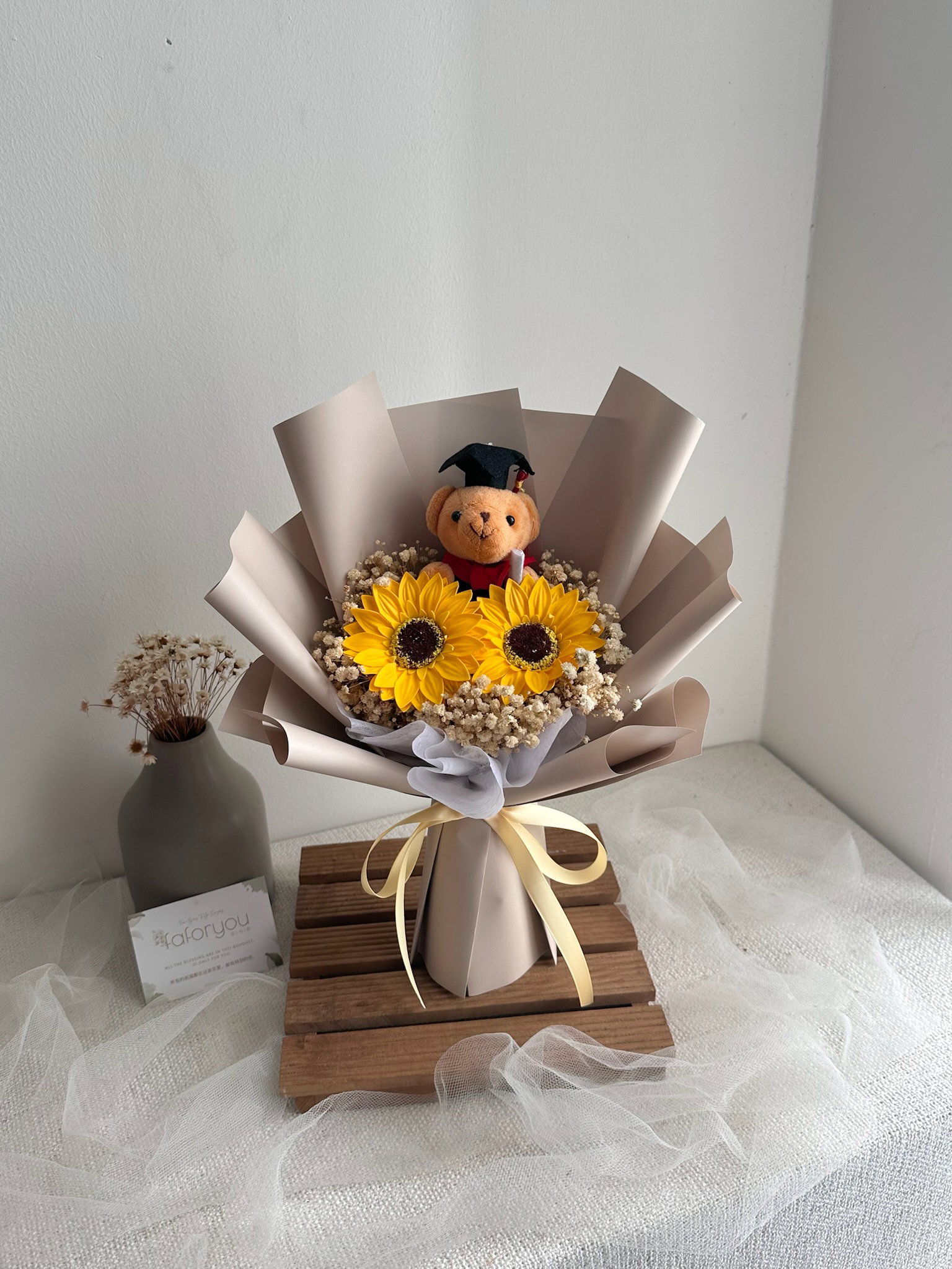 (GB005) Graduation Small Bear Mixed Bouquet (Baby Breath)_0