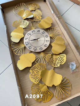 CLOCK IRON WALL DECORATION A2097