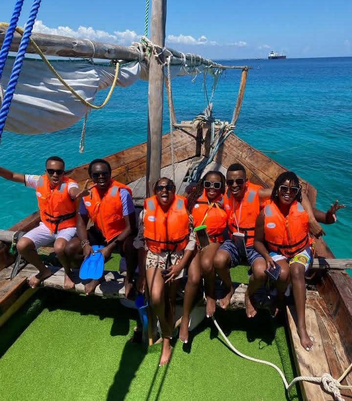  Luxury Dhow Day Trip