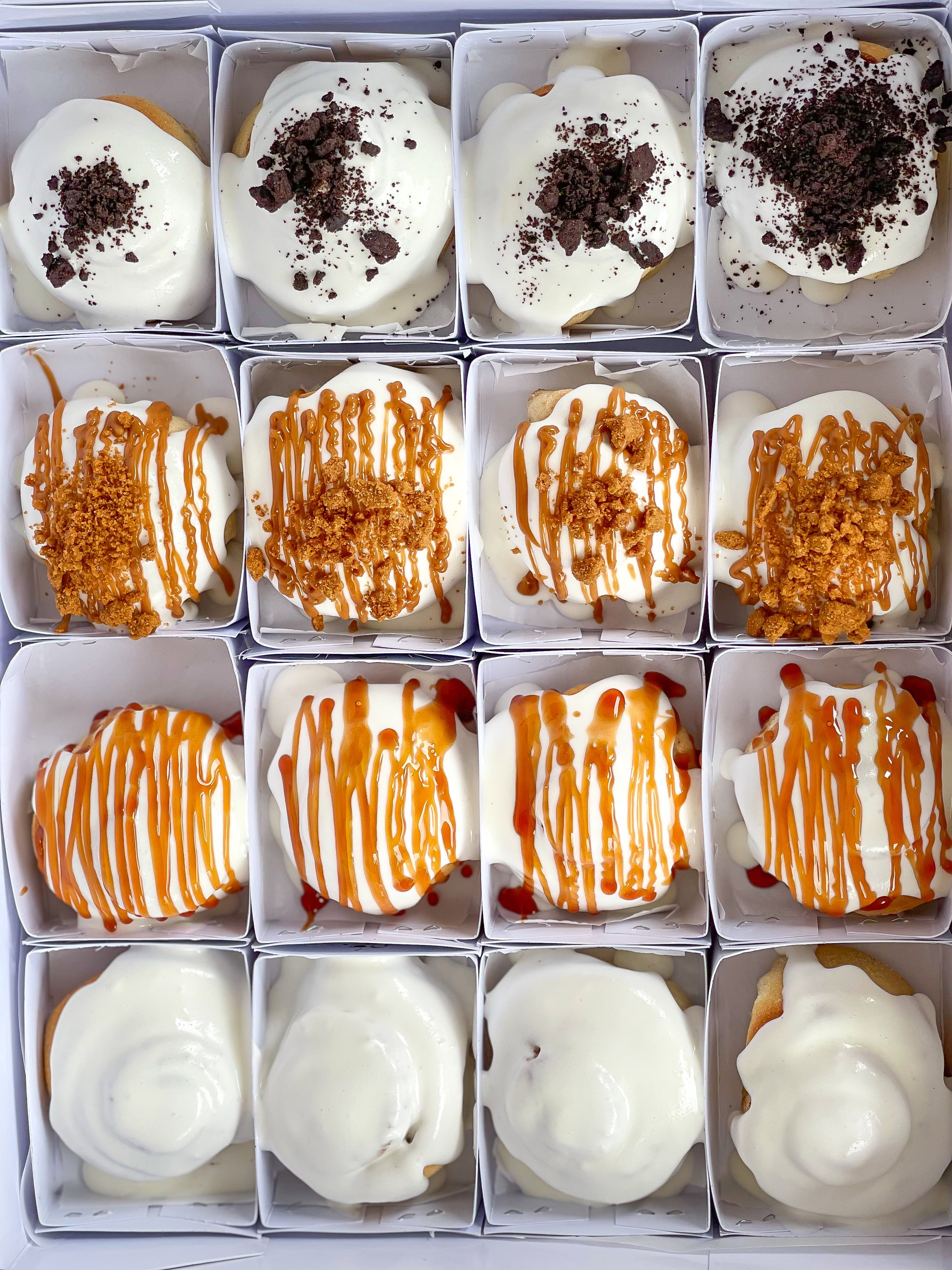 Cinnamon Rolls with Paper Plates_1