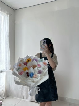 Classic One Year One Bloom Soap Flower Bouquet 