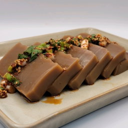 도토리묵+달래양념장 Acorn Jelly + Wild Chive Sauce