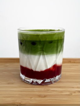 strawberry matcha latte