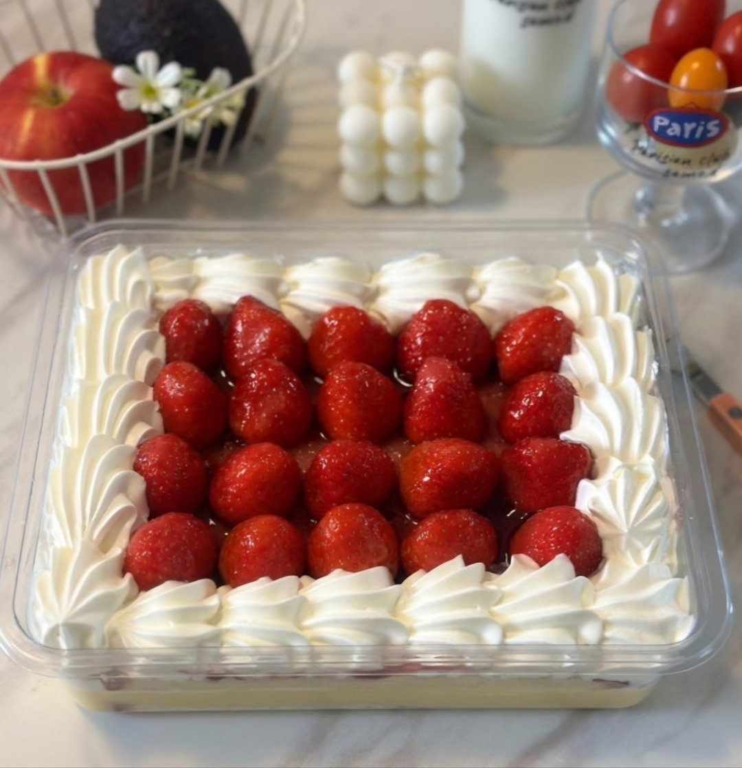 ๋ธ๊ธฐํธ๋ผ์ดํ 934g Strawberry Trifle 934g