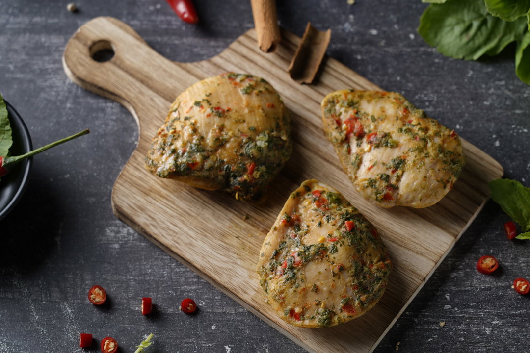 อกไก่กระเพรา Chicken Breast Thai Basil